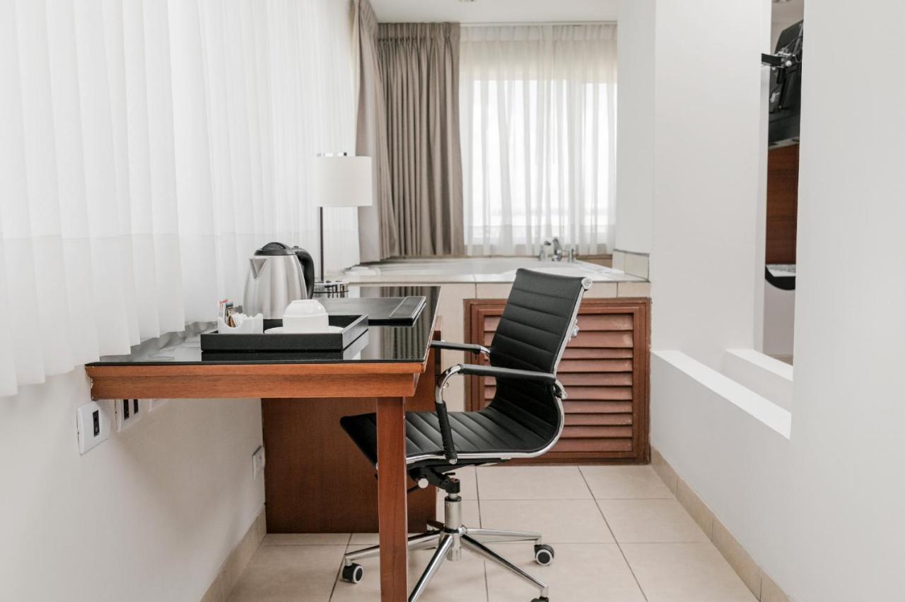Wyndham Costa Del Sol Pucallpa Exterior photo A typical medical office