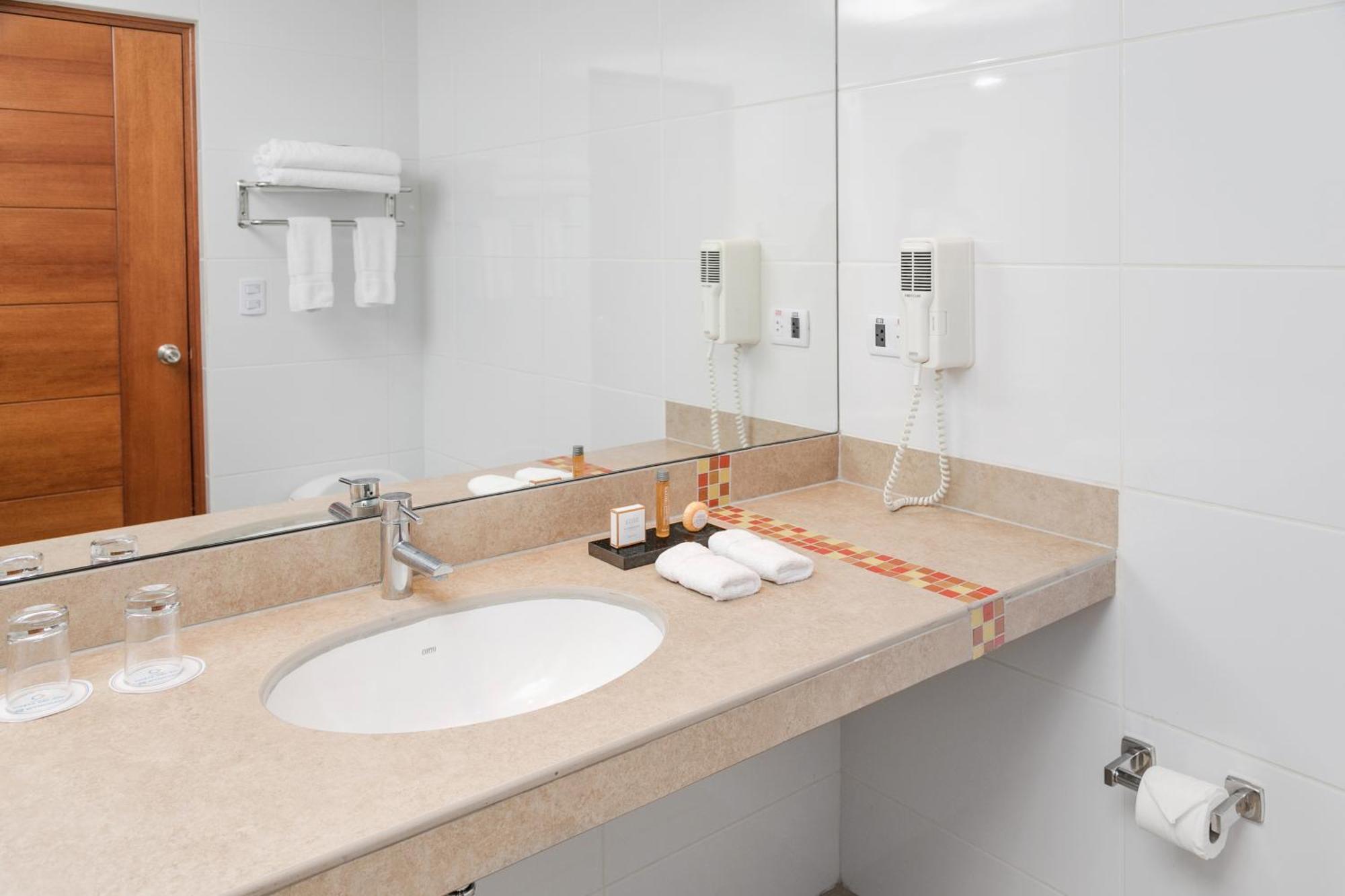 Wyndham Costa Del Sol Pucallpa Exterior photo