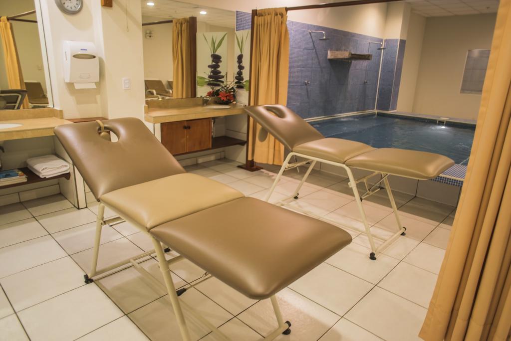 Wyndham Costa Del Sol Pucallpa Exterior photo Massage tables