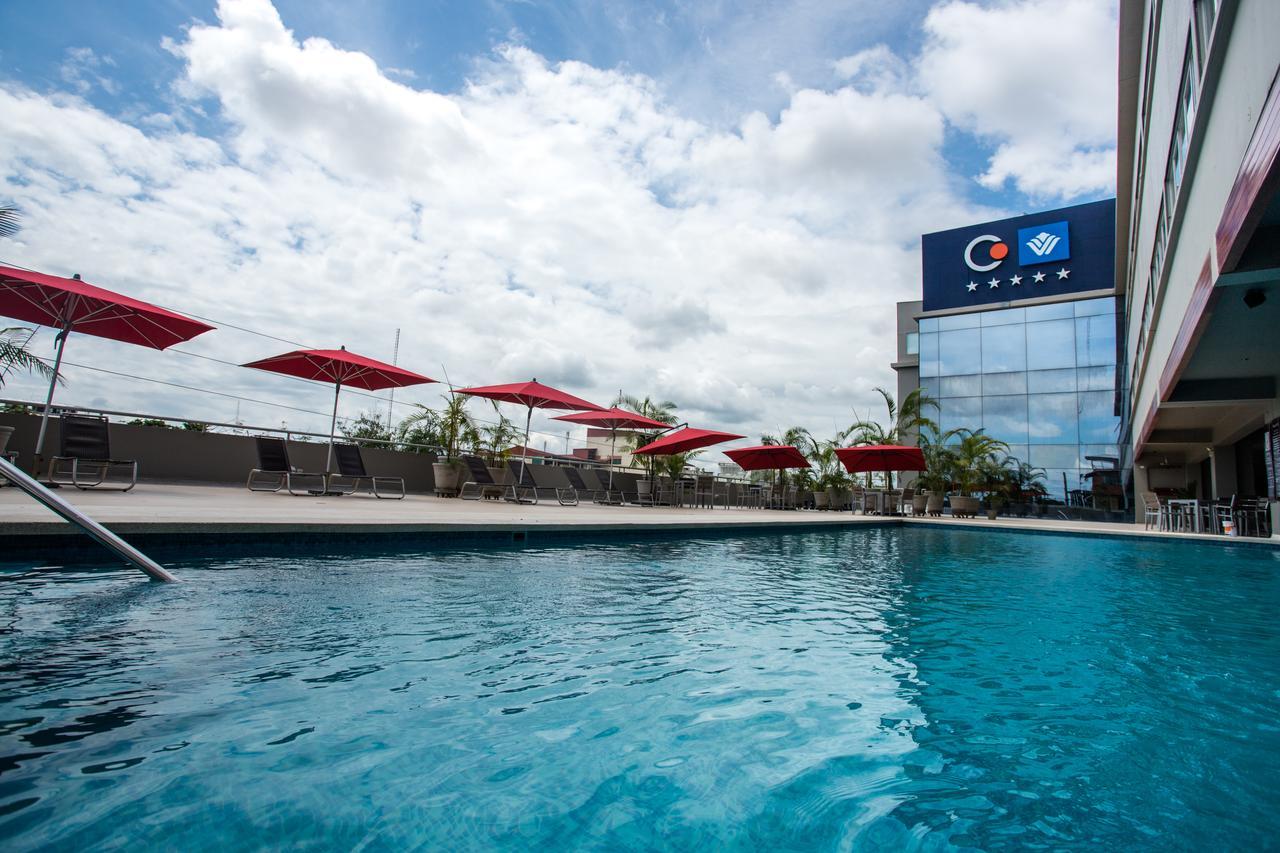 Wyndham Costa Del Sol Pucallpa Exterior photo The pool at the hotel