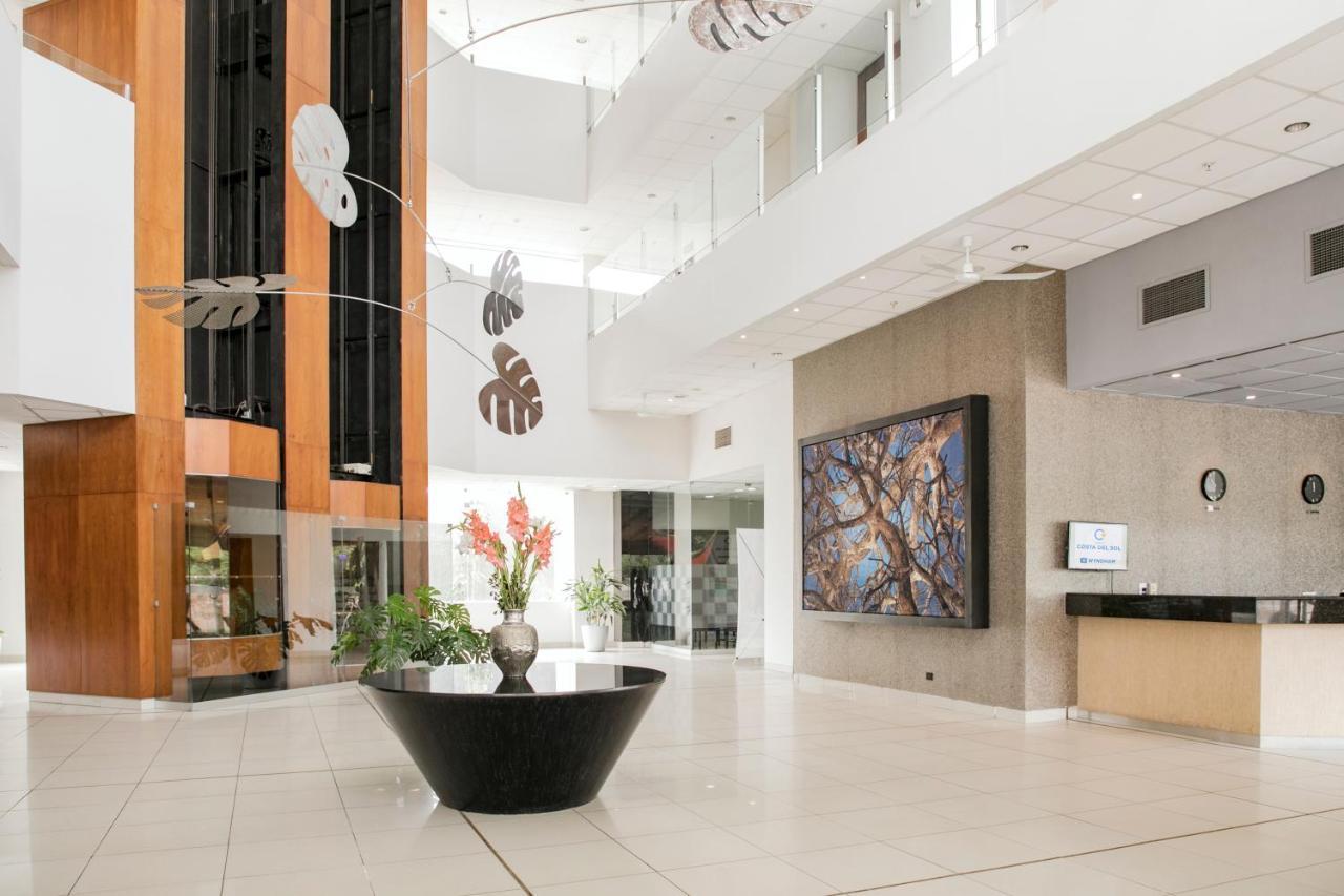 Wyndham Costa Del Sol Pucallpa Exterior photo Interior of the hospital
