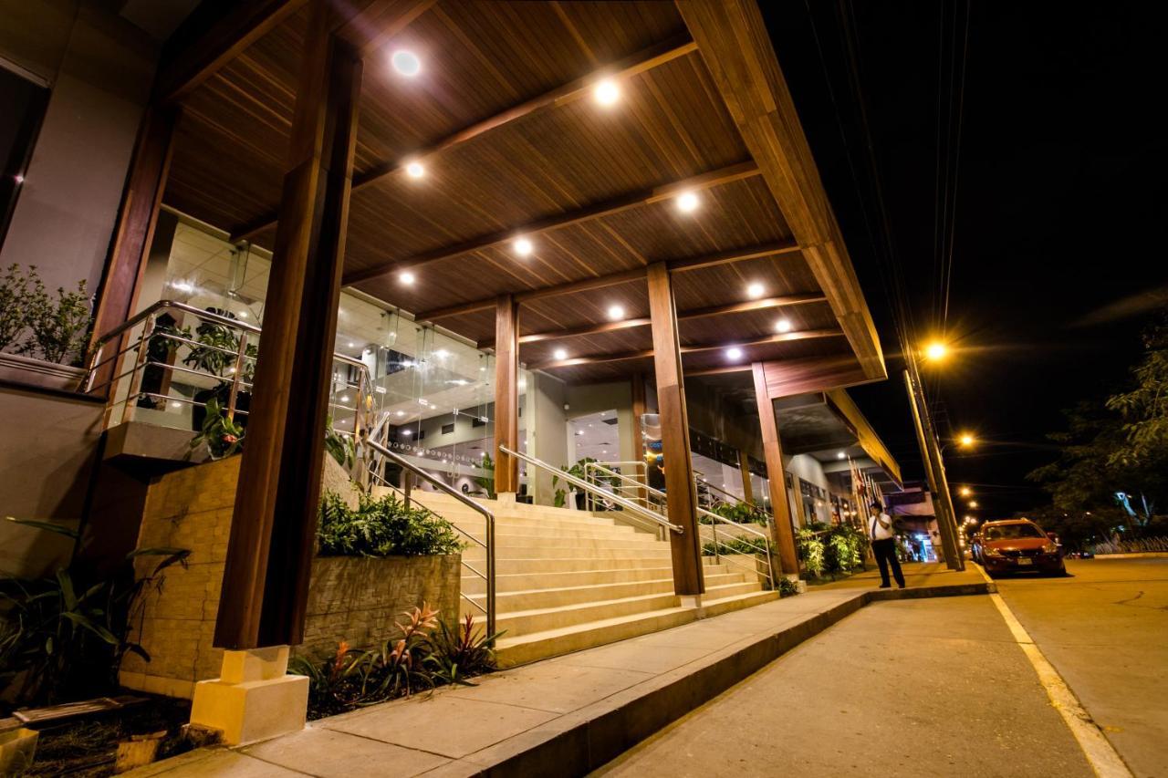 Wyndham Costa Del Sol Pucallpa Exterior photo The main entrance of the hotel